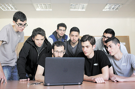 [全球快讯]科技人才太贵，以色列创企把目光转向高中
